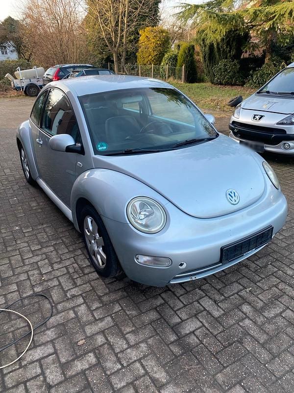 Gebraucht VW New Beetle 75 PS (55 kW) 2003 Silber Kleinwagen
