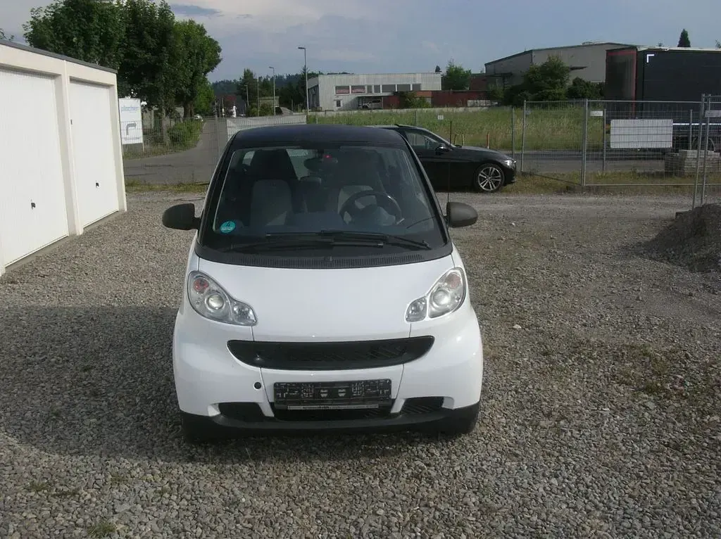 Gebraucht Smart ForTwo Coupé 61 PS (44 kW) 2011 Schwarz Coupé