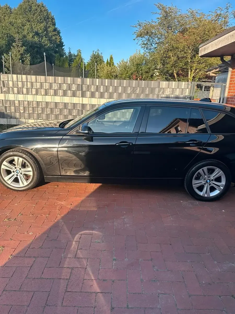 Gebraucht BMW 320 Sport Line 184 PS (135 kW) 2014 Schwarz Kombi