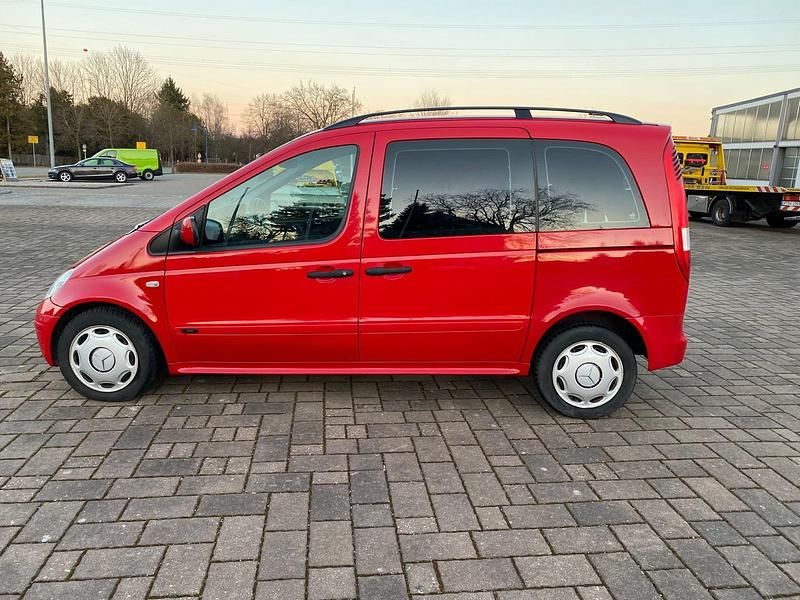 Gebraucht Mercedes Vaneo 60 PS (44 kW) 2002 Rot Van / Kleinbus