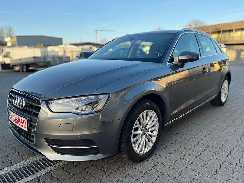 Gebraucht Audi A3 Ambiente 150 PS (110 kW) 2016 Grau Limousine