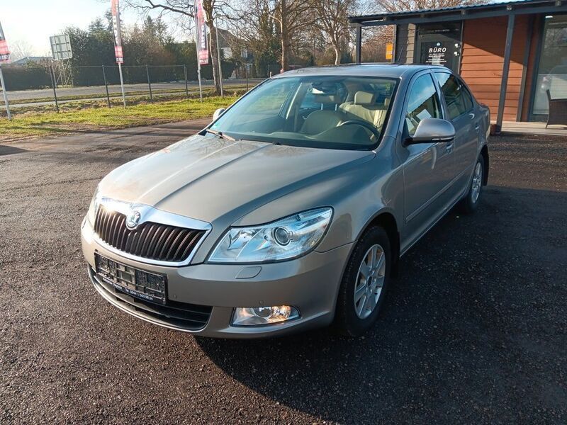 Beige Gebraucht 2012 Skoda Octavia Elegance Limousine | 8.999 € (Fairer Preis) - Bild 1/4