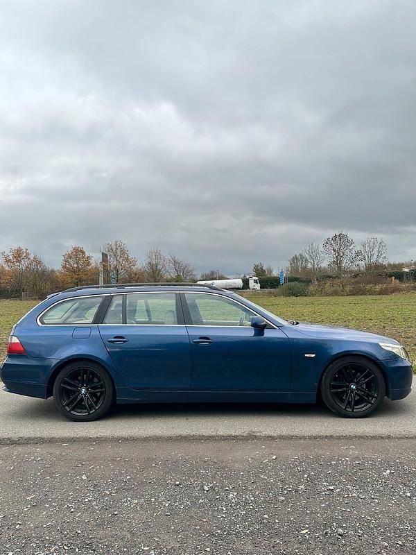 Gebraucht BMW 530 218 PS (160 kW) 2004 Kombi