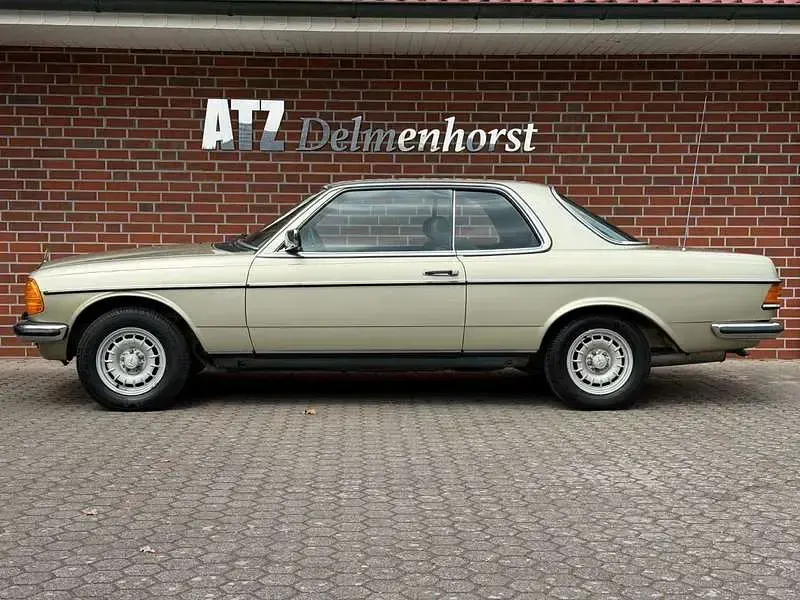 Gebraucht Mercedes 280 185 PS (136 kW) 1983 Grün Coupé