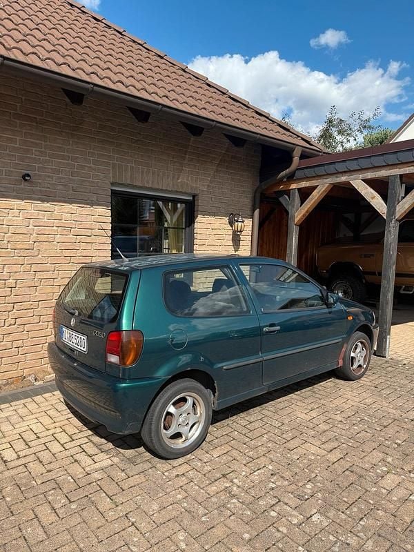 Grün Gebraucht 1996 VW Polo Kleinwagen | 500 € (Fairer Preis) - Bild 1/4