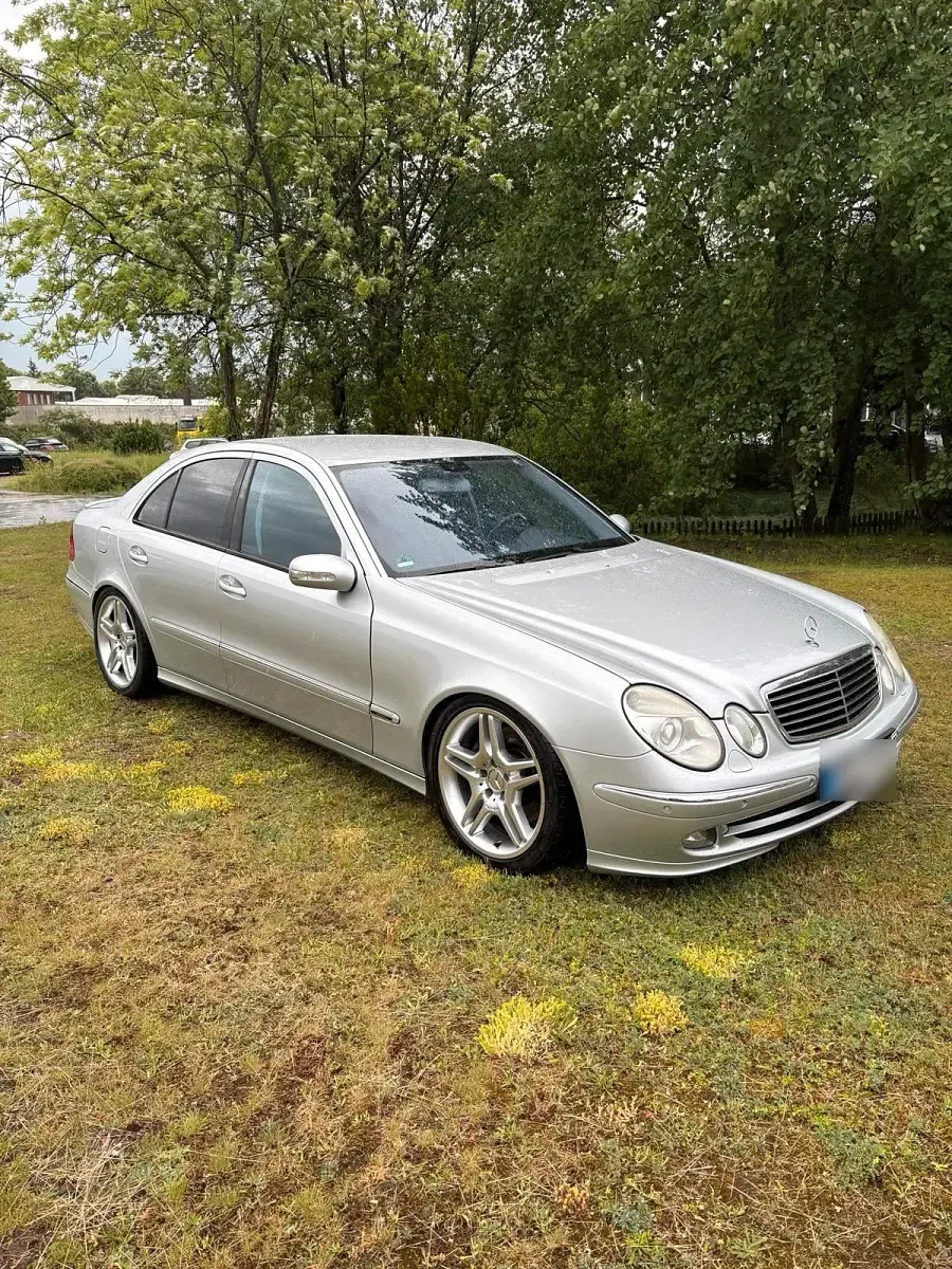Gebraucht Mercedes E500 306 PS (225 kW) 2005 Silber Limousine
