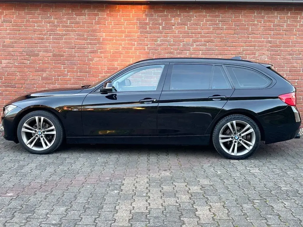 Gebraucht BMW 318 Performance 143 PS (105 kW) 2013 Schwarz Limousine