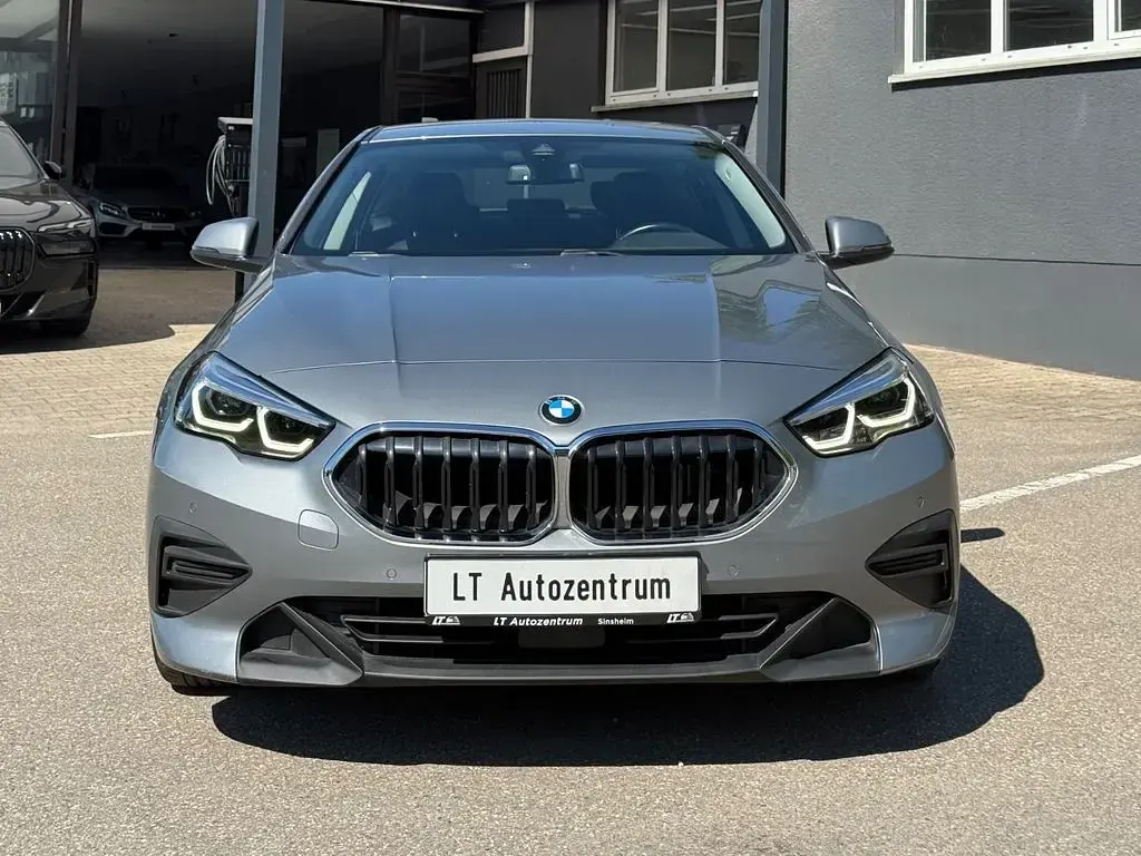 Gebraucht BMW 218 Performance 150 PS (110 kW) 2023 Grau Limousine