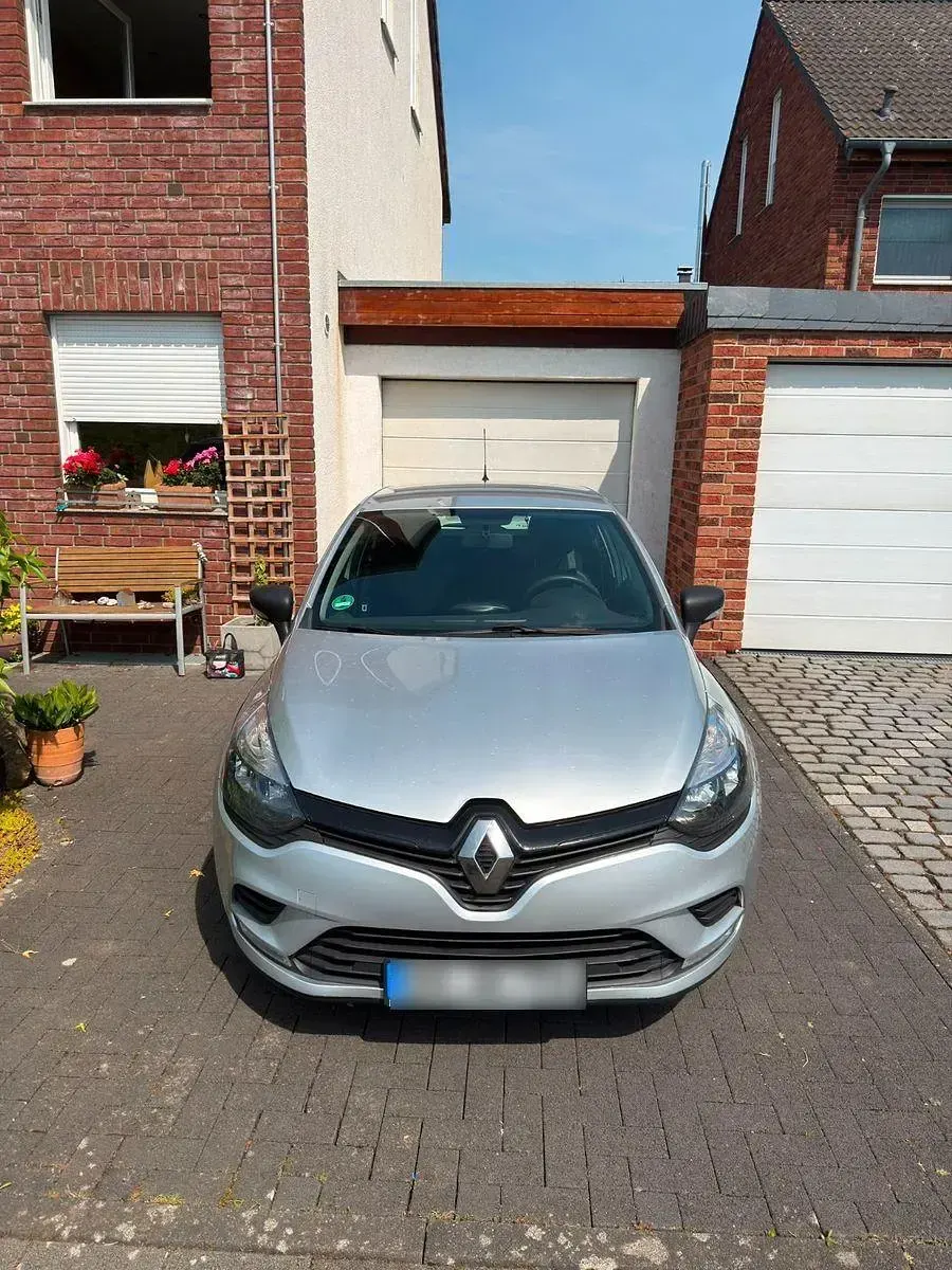 Gebraucht Renault Clio LIMITED 73 PS (53 kW) 2018 Grau Limousine