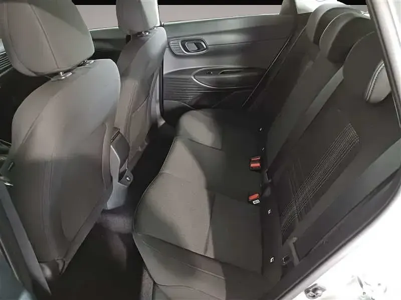 Neu Hyundai i20 90 PS (66 kW) 2026 Grau Kleinwagen