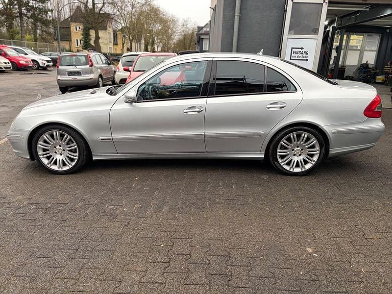 Gebraucht Mercedes E200 Avantgarde 184 PS (135 kW) 2007 Silber Limousine