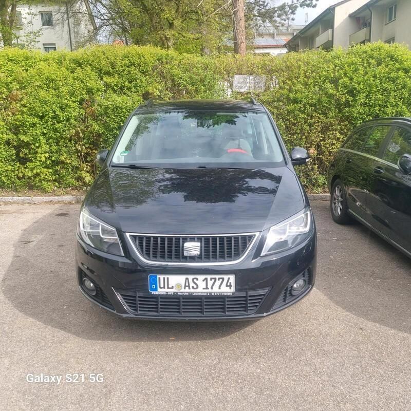 Schwarz Gebraucht 2012 Seat Alhambra Van / Kleinbus | 16.990 € (Teuer) - Bild 1/4