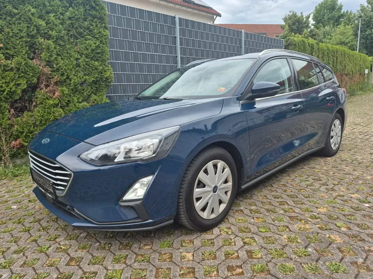 Gebraucht Ford Focus Cool & Connect 95 PS (69 kW) 2020 Blau Kombi