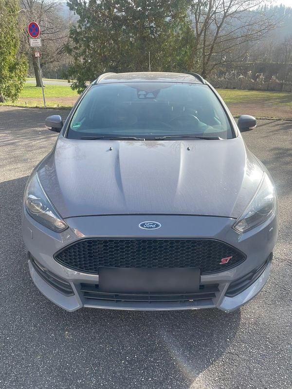 Gebraucht Ford Focus ST 185 PS (136 kW) 2015 Schwarz Kombi