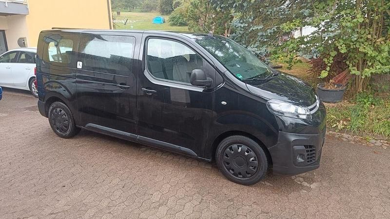 Schwarz Gebraucht 2017 Citroën Spacetourer Van | 9.999 € (Fairer Preis) - Bild 1/4