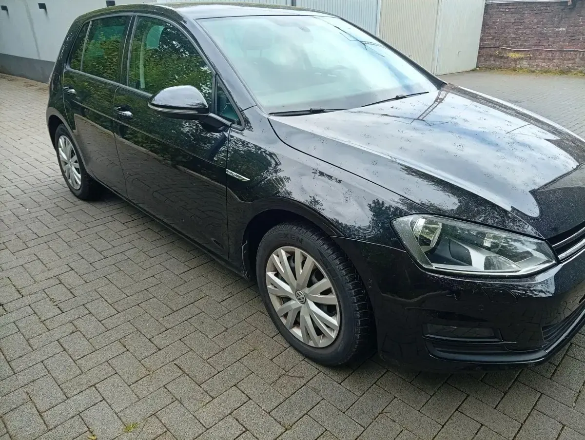 Używany VW Golf VII Cup 90 KM (66 kW) 2015 Czarny Sedan/Limuzyna