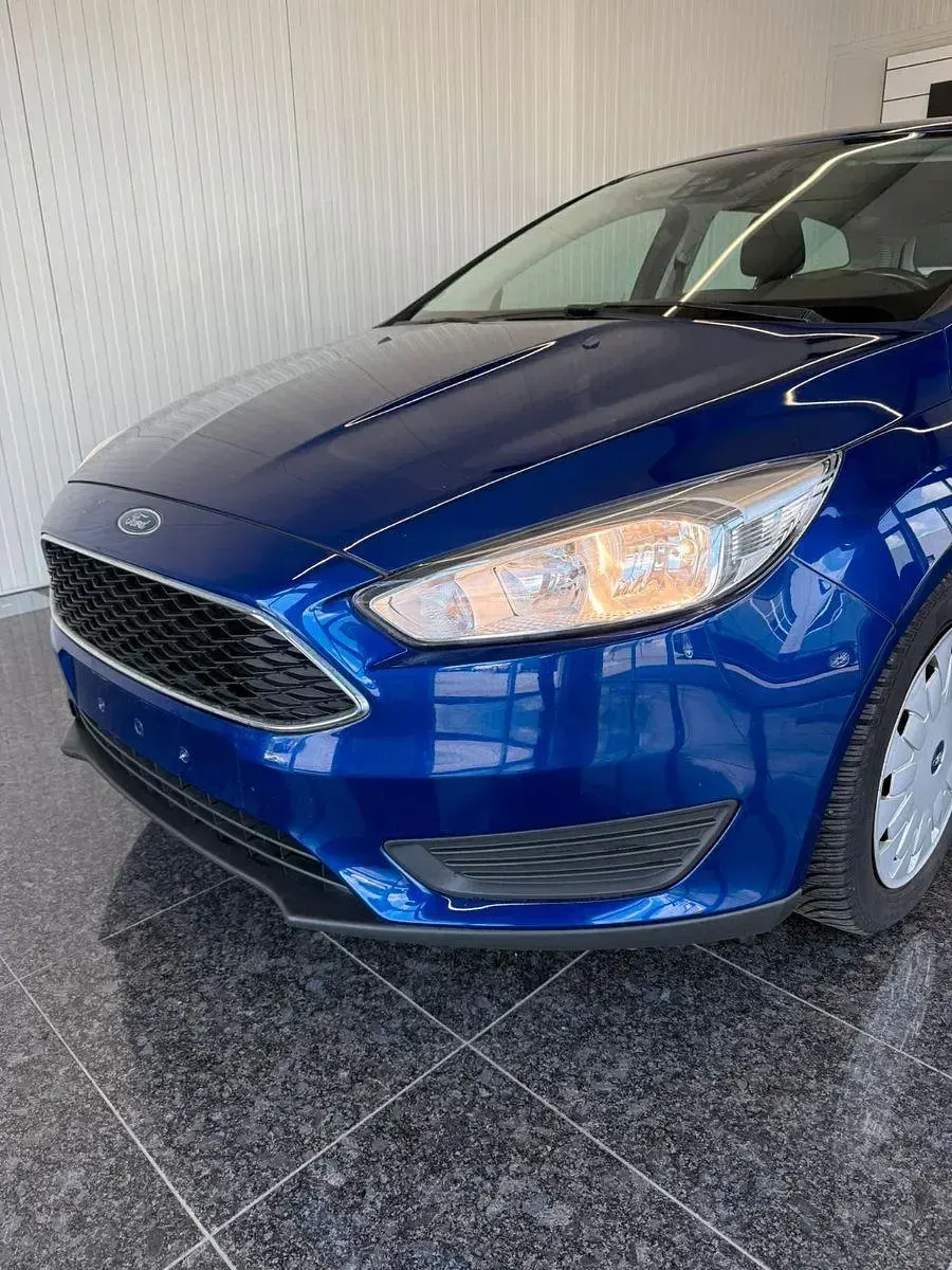 Gebraucht Ford Focus 105 PS (77 kW) 2015 Blau Kombi