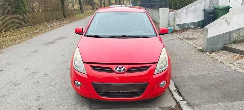 Rot Gebraucht 2011 Hyundai i20 Kleinwagen | 1.700 € (Superpreis) - Bild 1/4