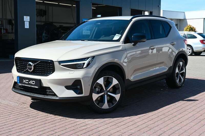 Beige Gebraucht 2024 Volvo XC40 Plus SUV | 41.900 € (Etwas zu teuer) - Bild 1/4