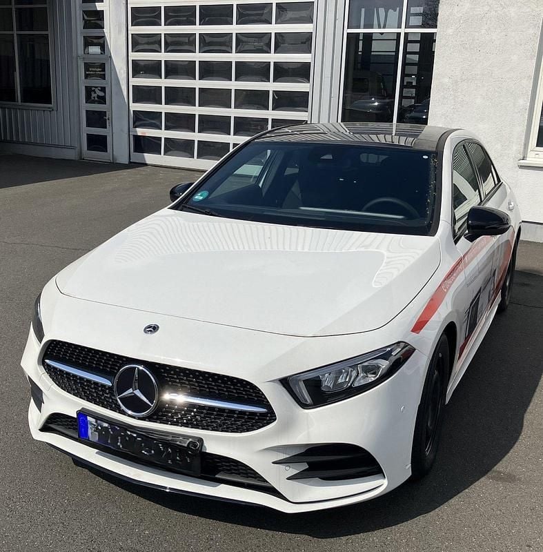 Gebraucht Mercedes A200 AMG 150 PS (110 kW) 2023 Weiß Limousine