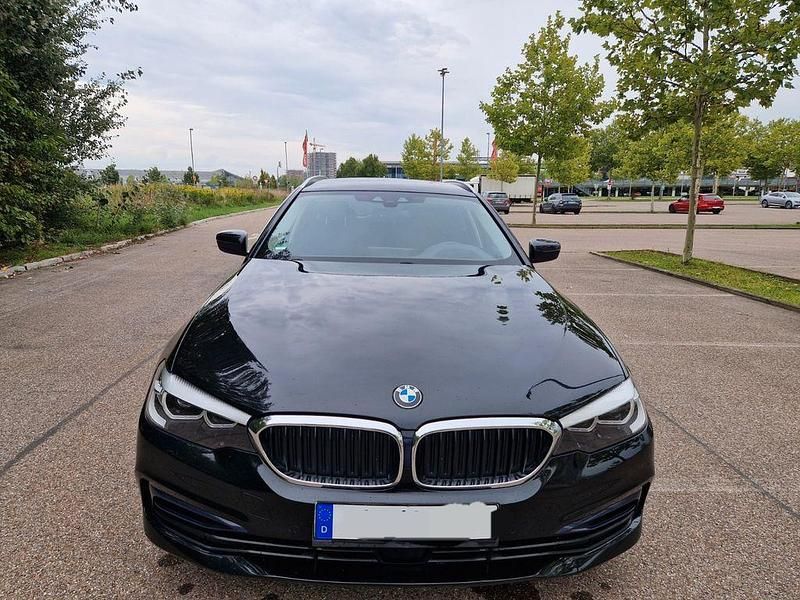 Schwarz Gebraucht 2019 BMW 530 Sport Line Kombi | 29.100 € (Fairer Preis) - Bild 1/4