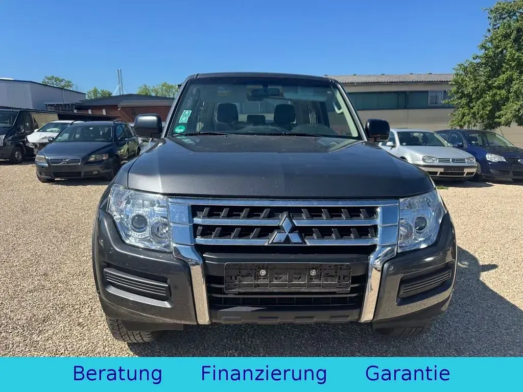 Gebraucht Mitsubishi Pajero 190 PS (139 kW) 2015 Grau SUV