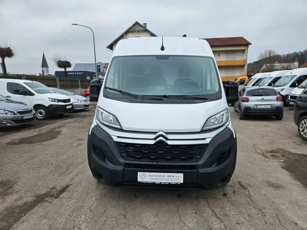 Gebraucht Citroën Jumper 165 PS (121 kW) 2024 Lackierung weiss icy/deckende la Van / Kleinbus