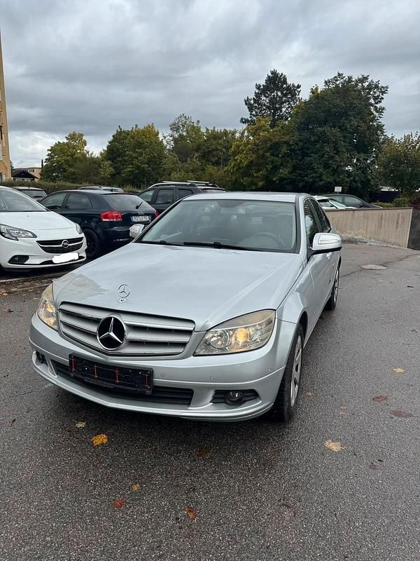 Silber Gebraucht 2007 Mercedes C200 Limousine | 4.000 € (Superpreis) - Bild 1/4