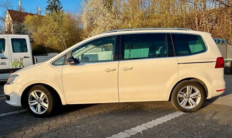 Gebraucht VW Sharan 140 PS (102 kW) 2012 Weiß Van / Kleinbus