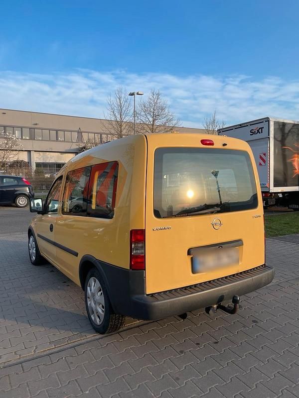 Gebraucht Opel Combo 101 PS (74 kW) 2004 Gelb Van / Kleinbus