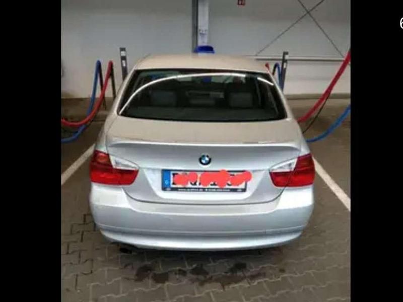 Gebraucht BMW 318 Exclusive 143 PS (105 kW) 2007 Silber Limousine