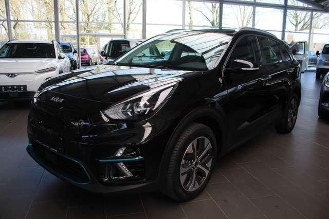 Schwarz metallic Gebraucht 2021 Kia e-Niro Vision SUV | 21.570 € (Teuer) - Bild 1/4