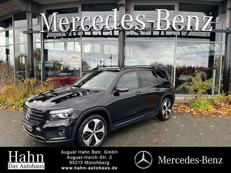 Lack kosmosschwarz Gebraucht 2024 Mercedes GLB200 Night SUV | 46.450 € (Teuer) - Bild 1/4
