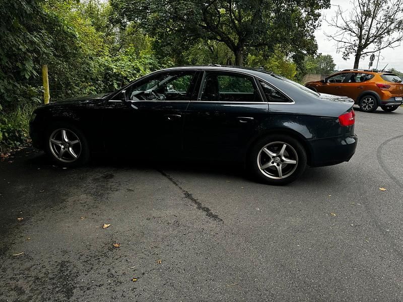 Gebraucht Audi A4 170 PS (125 kW) 2013 Blau Limousine