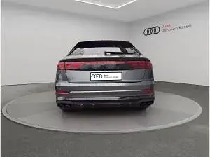 Gebraucht Audi SQ8 Ambiente 507 PS (372 kW) 2024 Grau (daytonagrau perleffekt) SUV