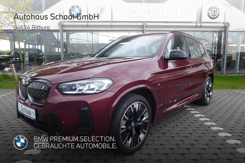 Rot Gebraucht 2022 BMW iX3 M Sport SUV | 40.890 € (Fairer Preis) - Bild 1/4