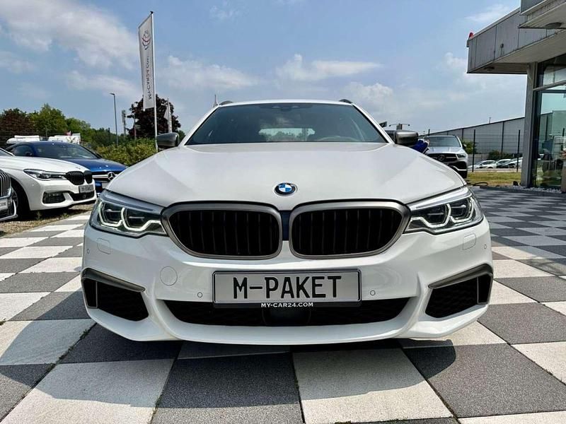Gebraucht BMW 550 400 PS (294 kW) 2019 Weiß Kombi