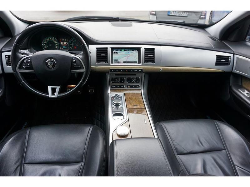 Gebraucht Jaguar XF 200 PS (147 kW) 2014 Blau Limousine