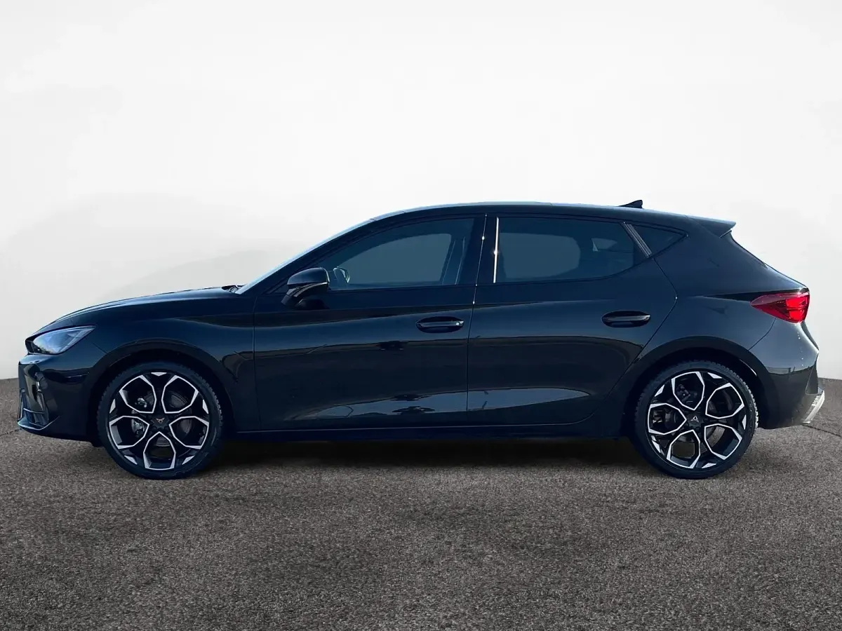Usata Cupra Leon 150 CV (110 kW) 2025 Nero Berlina