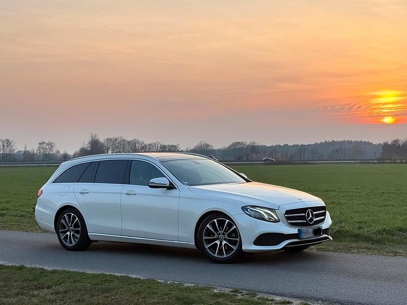 Gebraucht Mercedes E200 150 PS (110 kW) 2019 Weiß Limousine