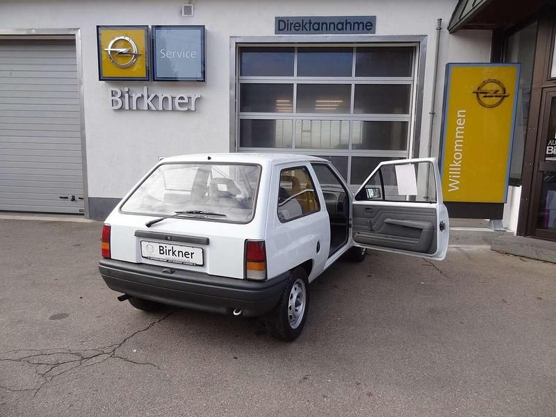 Gebraucht Opel Corsa 45 PS (33 kW) 1993 Weiß Kleinwagen
