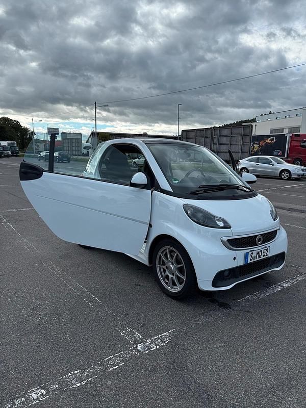 Weiß Gebraucht 2013 Smart ForTwo Coupé Brabus Coupé | 5.200 € (Guter Preis) - Bild 1/4