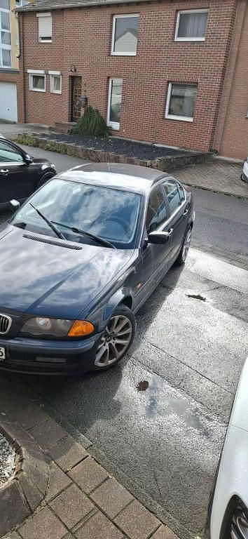 Schwarz Gebraucht 1999 BMW 323 Sport Line Limousine | 750 € (Guter Preis) - Bild 1/4
