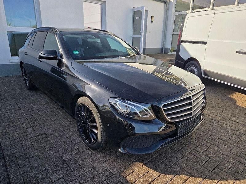 Second-hand Mercedes E220 194 CP (142 kW) 2020 Negru Break