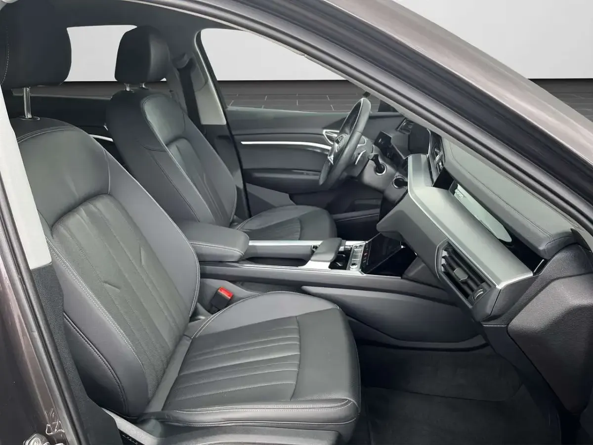 Gebraucht Audi Q8 e-tron S-Line 300 kW (408 PS) 2023 Madeirabraun metallic SUV