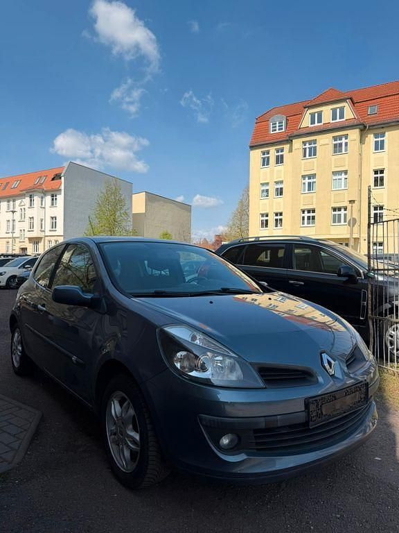 Używany Renault Clio III Dynamique 75 KM (55 kW) 2007 Niebieski Hatchback