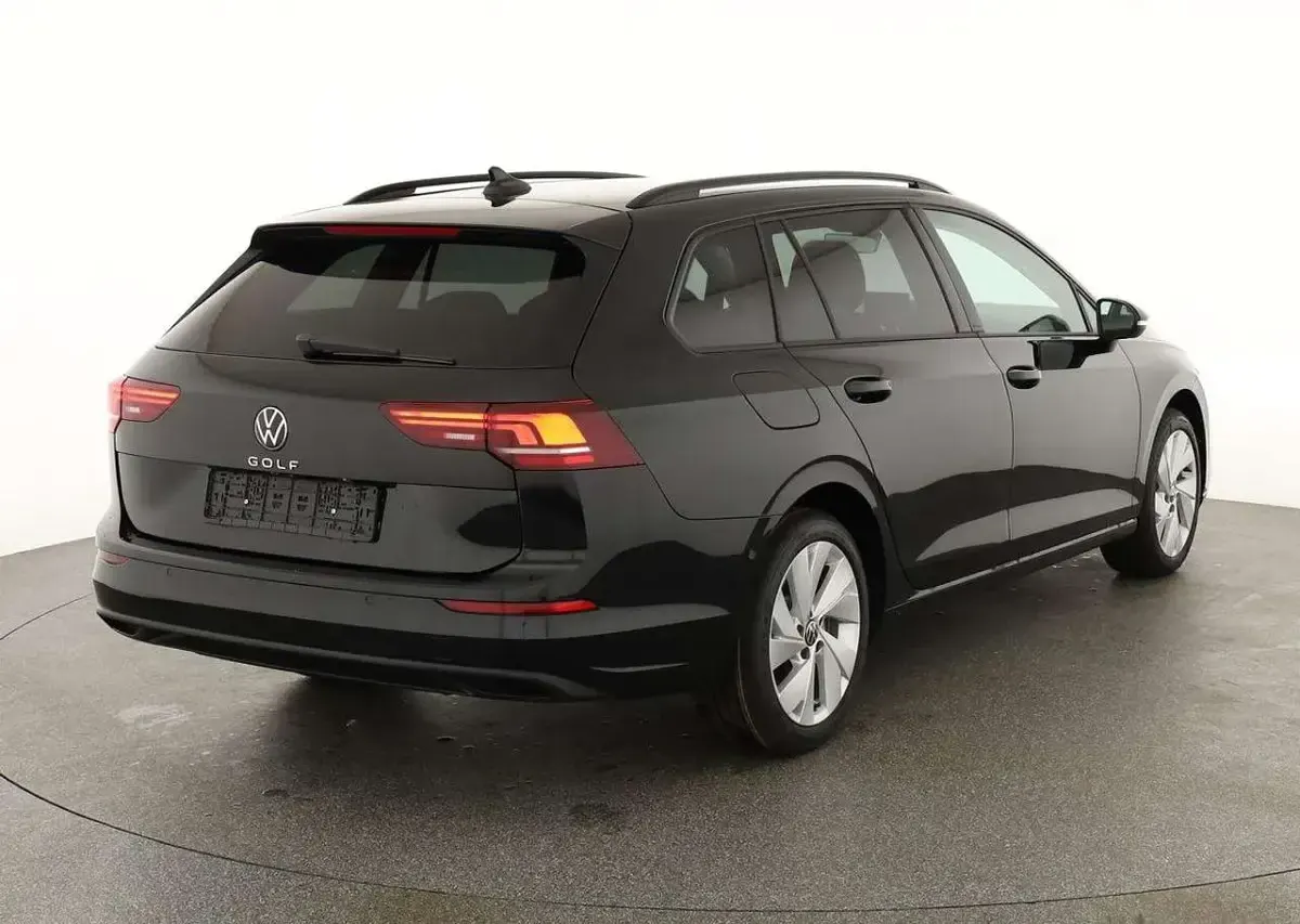 Neu VW Golf VIII Life 150 PS (110 kW) 2026 Mythosschwarz metallic Kombi