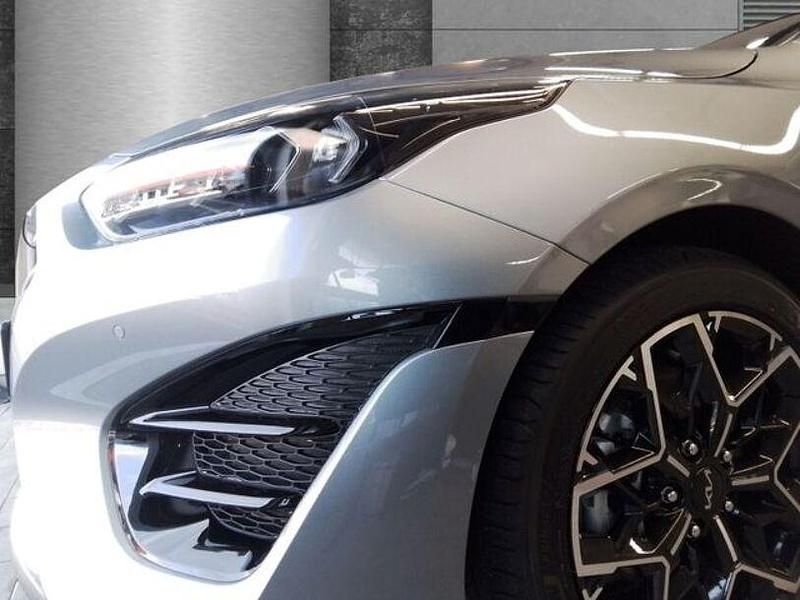 Gebraucht Kia ProCeed GT-Line 140 PS (102 kW) 2024 (css) lunarsilber met. (metallic) Kombi