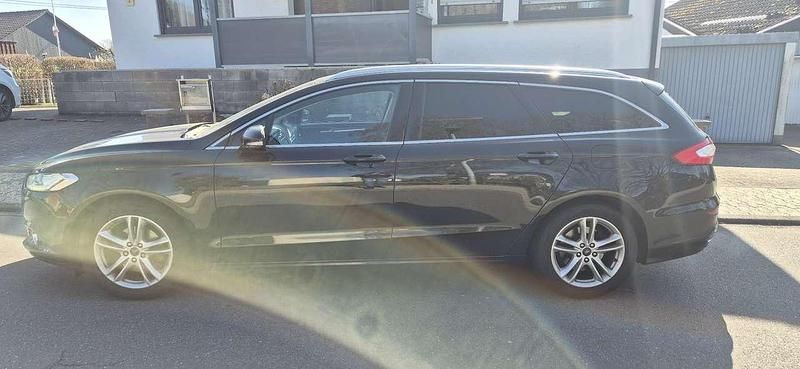 Gebraucht Ford Mondeo Titanium 203 PS (149 kW) 2015 Schwarz Kombi
