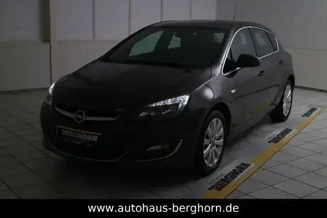 Gebraucht Opel Astra Exklusiv 140 PS (102 kW) 2015 Platin anthrazit (metallic) Limousine